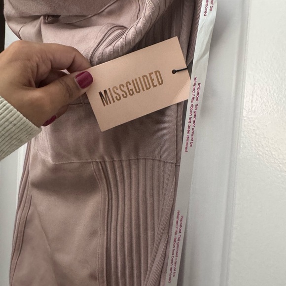 Elegant One-Shoulder Bandage Ribbed Dress in Mauve - Picture 4 of 7